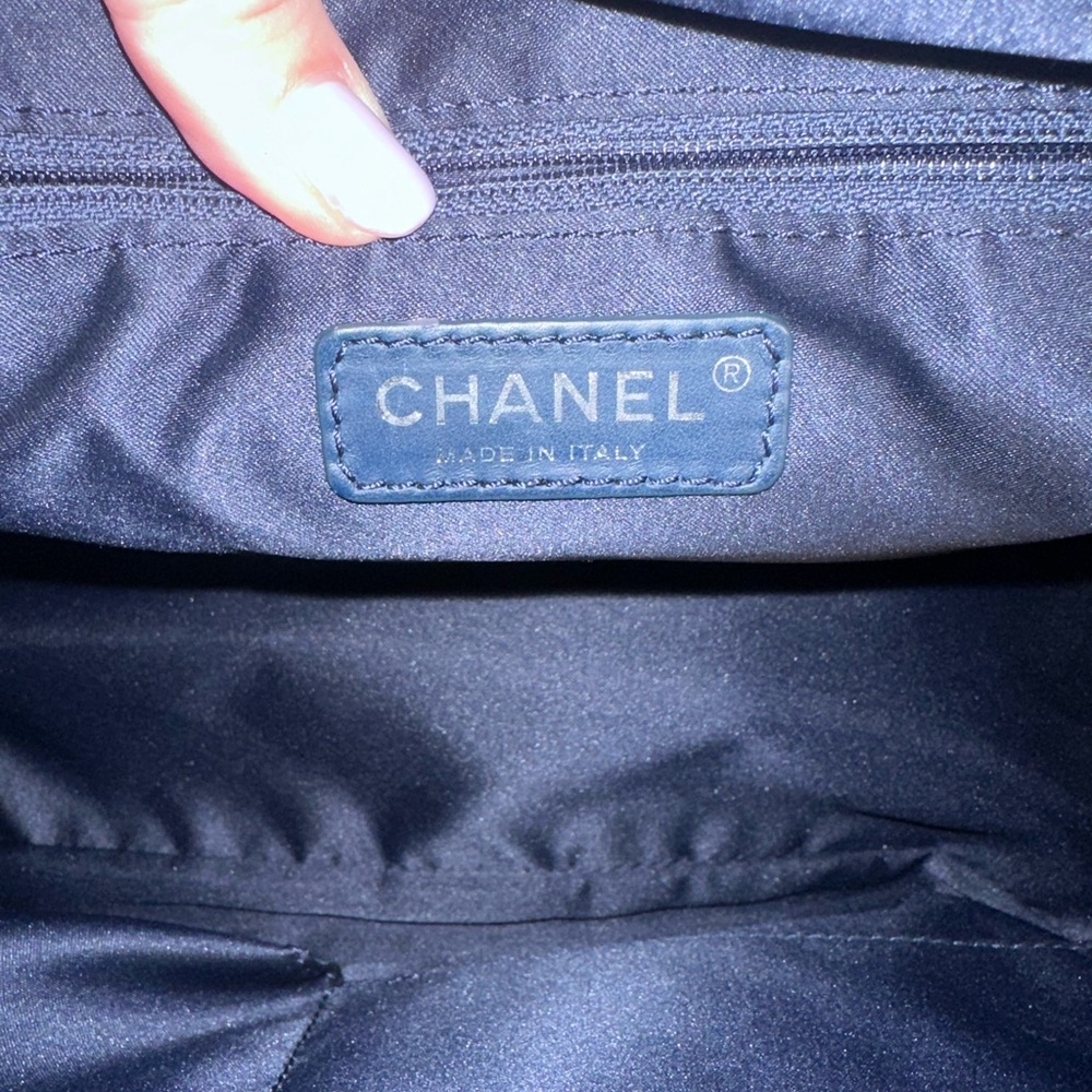 Authentic Python Chanel Metallic Large Shoulder Bag - Picture 5 of 16